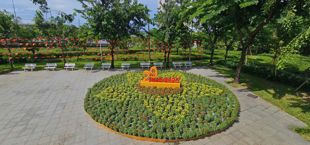 TRANG TRÍ LỄ - TẾT CÔNG VIÊN CẦU SÀI GÒN
