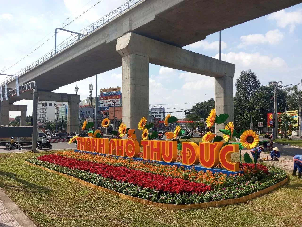 TRANG TRÍ LỄ - TẾT NGÃ TƯ THỦ ĐỨC